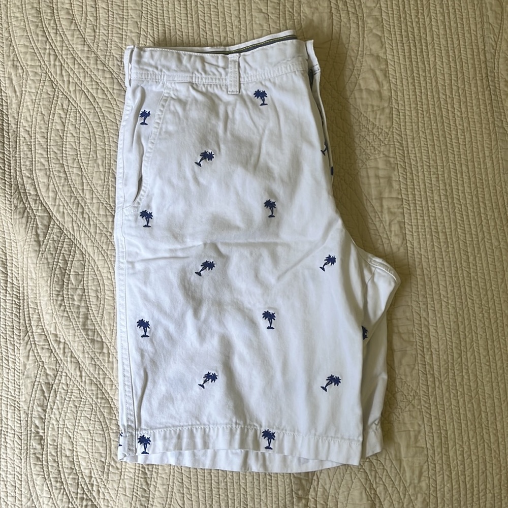 IZOD Palm Tree Shorts